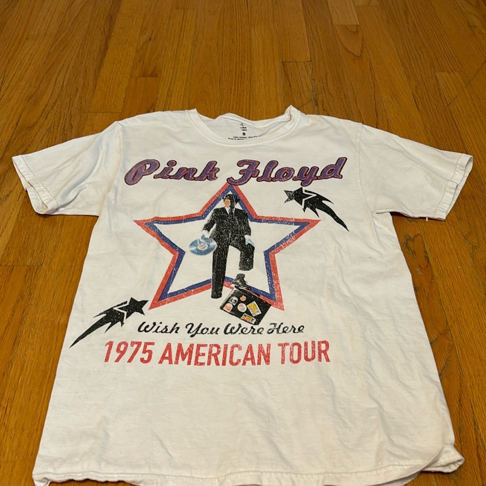 Women’s small pink Floyd t shirt